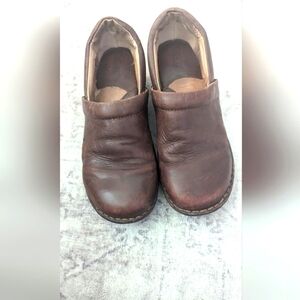 Born Woman's  Leather Clogs Shoes  Size 7